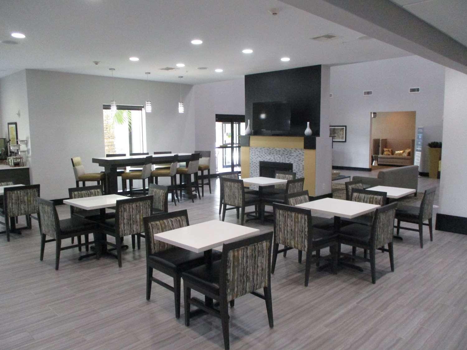Best Western Plus Regency Park Walker Kültér fotó