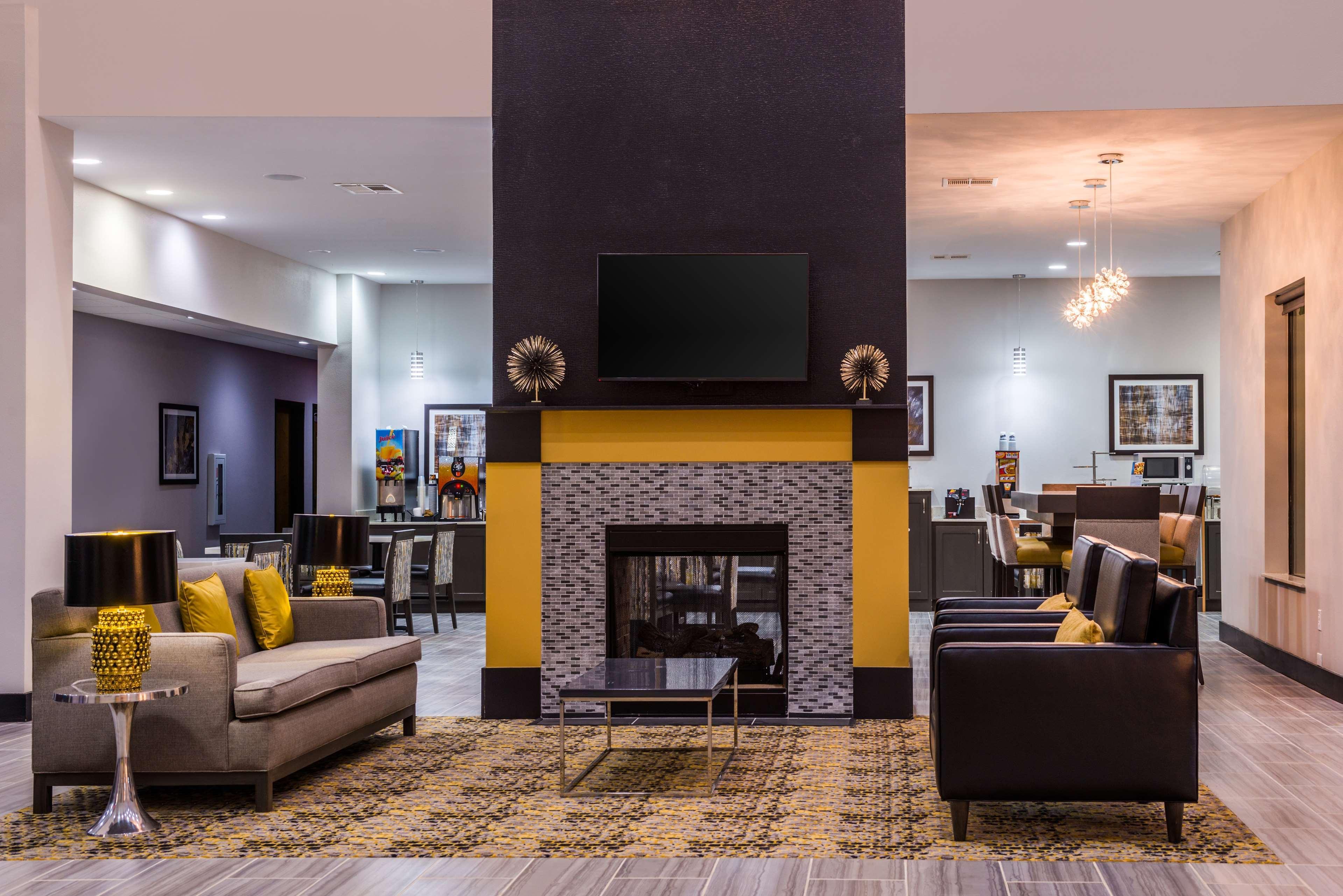 Best Western Plus Regency Park Walker Kültér fotó